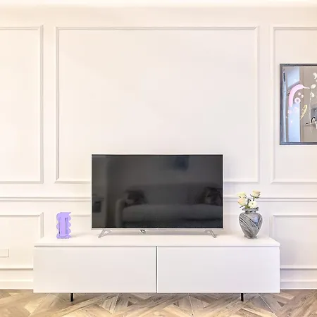 Modern Art In Apartamento *